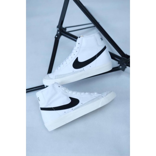 NIKE BLAZER MID '77 Vintage"White / Black"