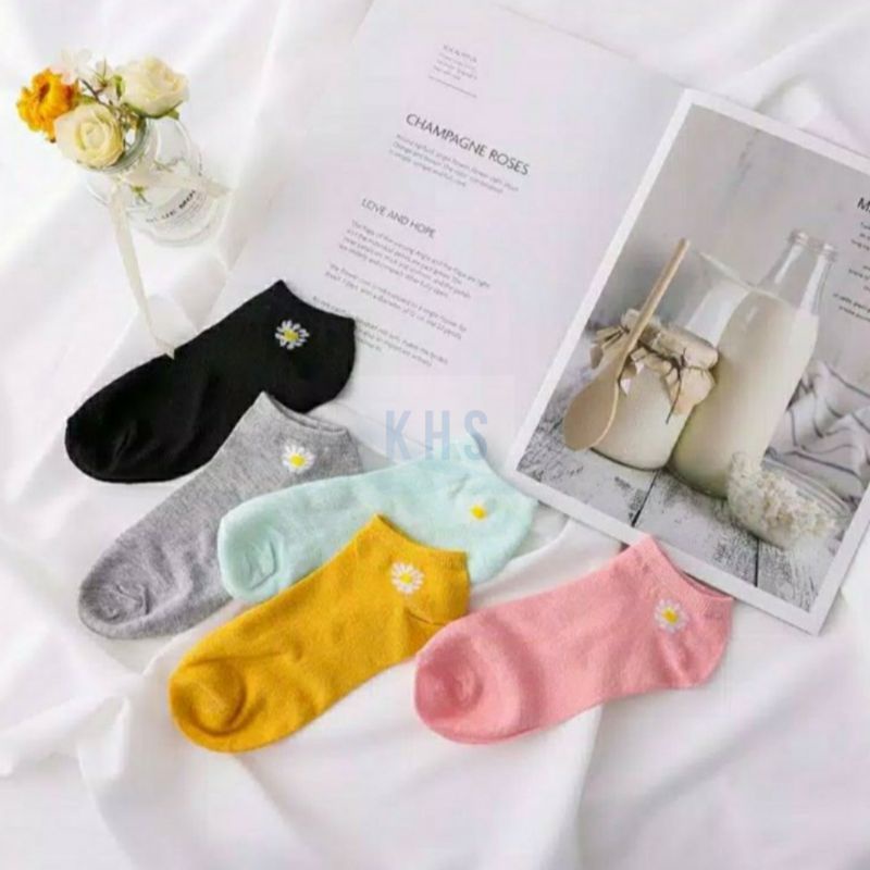 Kaos Kaki Fashion Motif Bunga Daisy Flower Wanita Kaus Semata Kaki Ankle Socks Hidden Bear Korea KHS-8