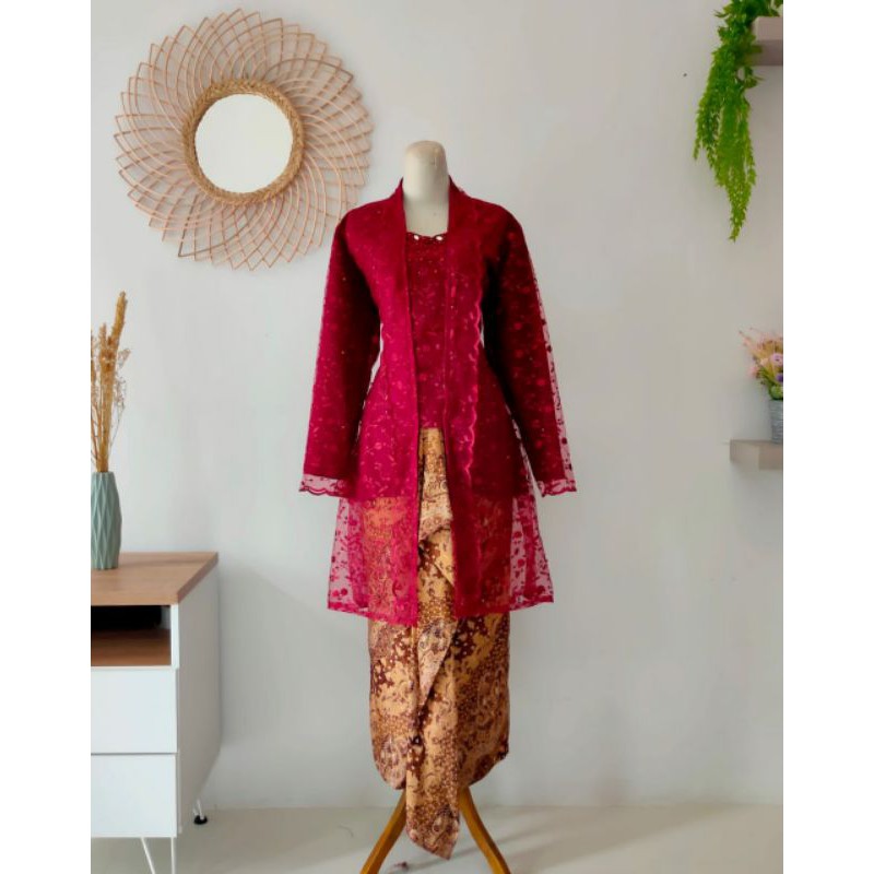 kebaya ibu kutubaru