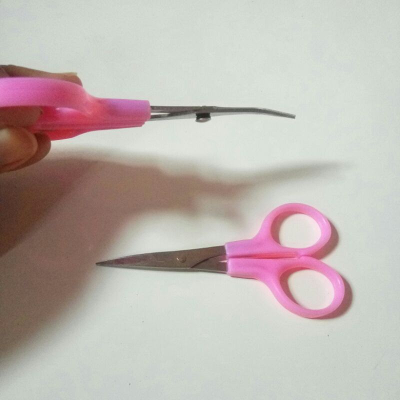 

Gunting Bordir / gunting bengkok/ gunting lengkung