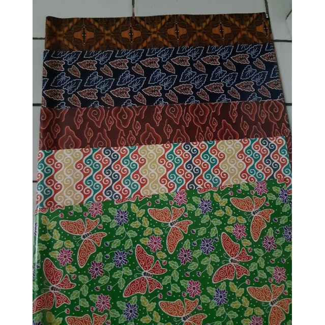 Kertas kado SIDU batik 1 pak isi 50 lembar