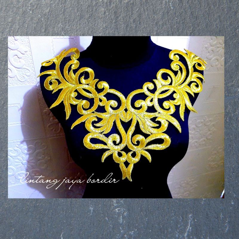 bordir aplikasi dada kebaya