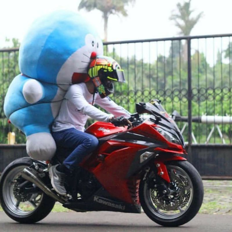 0Doraemon jumbo 90 cm / Doraemon jumbo giant yelvo super halus dan lembut - Bisa COD