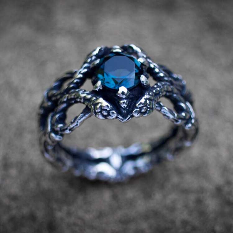 Cincin Titanium Steel Desain Ular Hias Kristal Berlian Imitasi Warna Silveremas Untuk Priawanita