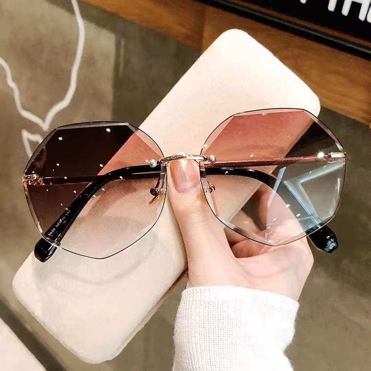 Kacamata Polygon Hitam Wanita Fashion Gaya Frameless