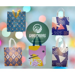 

Goodie Bag Laminasi / Gambar / Motif | 1 Lusin (isi 12 pcs)