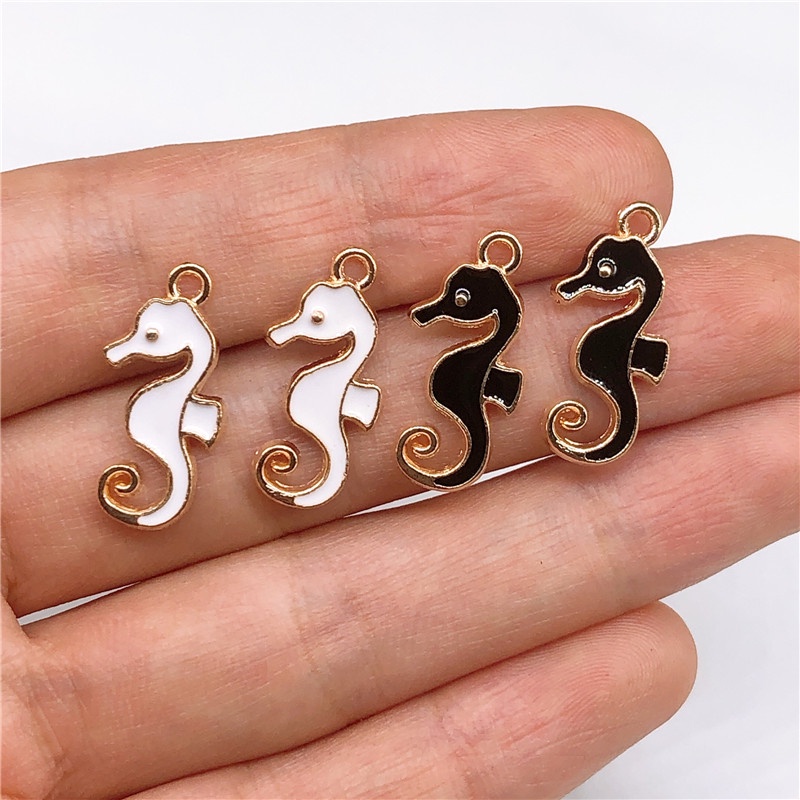 4pcs Liontin Bahan Alloy Bentuk Kartun Hippocampus Warna Hitam Putih Untuk Membuat Perhiasan Charms