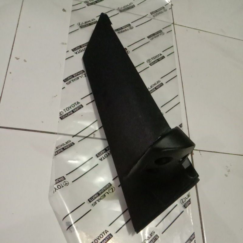 dudukan kaki spion innova 2004-2015