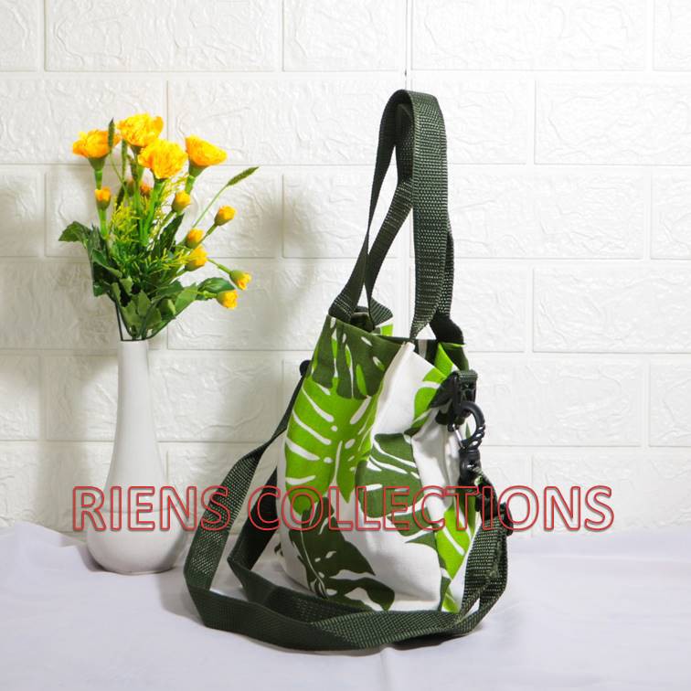 SLING BAG TAS SELEMPANG KANVAS MOTIF MONSTERA. TAS KANVAS. RIENS COLLECTIONS