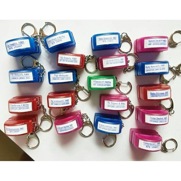 

STEMPEL NAMA / DOKTER / PROFESI GANTUNGAN KUNCI