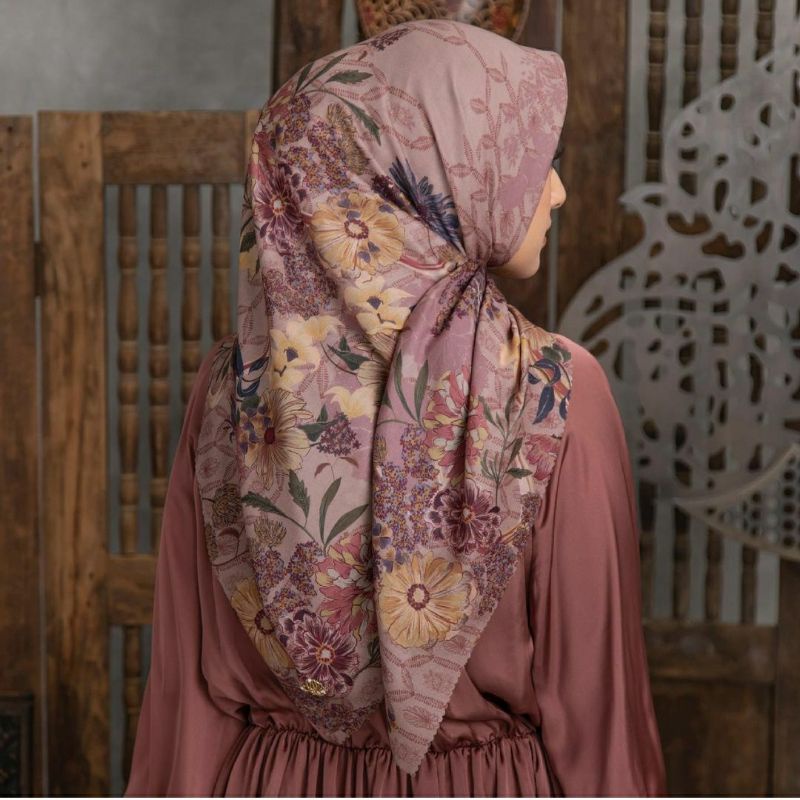 Sandhya scarf + bundle Flazz card by HL heaven light