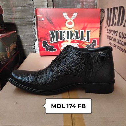 Sepatu kulit pria PDH half boots Polri TNI security guard PNS sepatu kerja formal tampil lebih keren