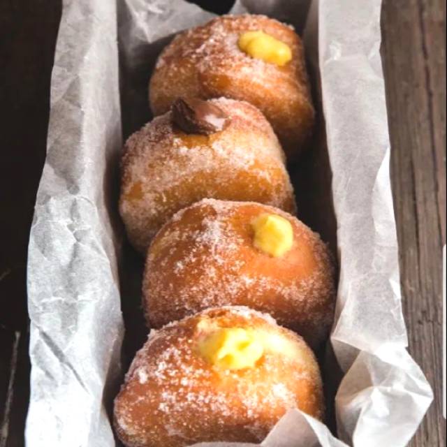 

DoughDo Bomboloni cream filling