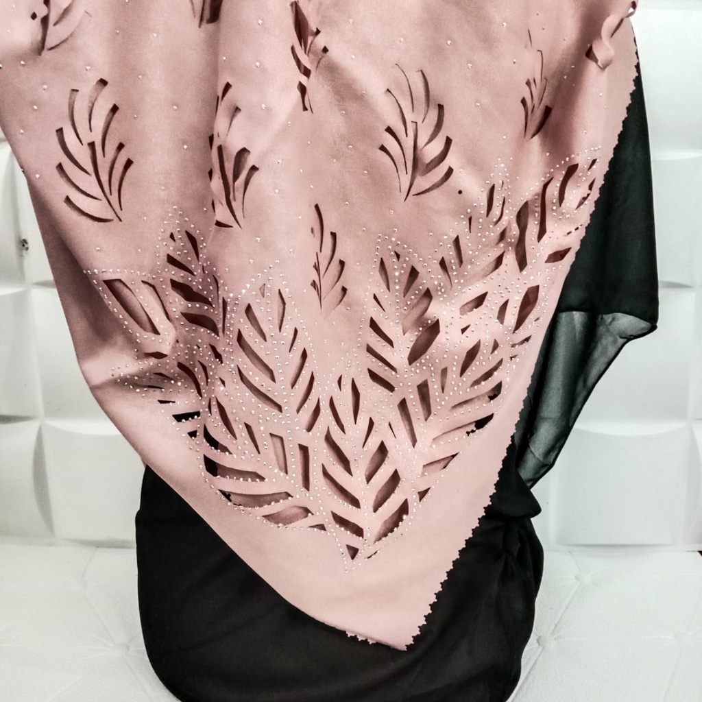 Hijab Segi Empat Premium Motif Payet Ukir / Kerudung Motif Lasercut