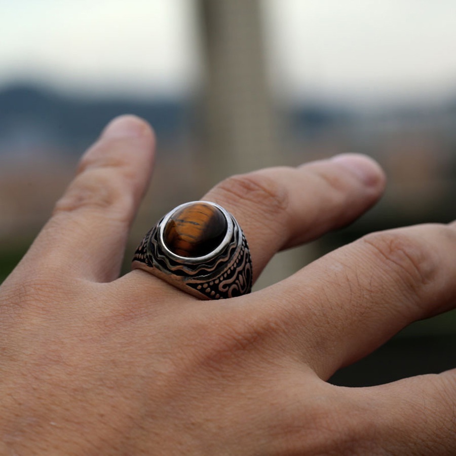 Cincin Bahan Titanium Steel Warna Silver Hias Batu Mata Macan Turquoise Gaya Vintagepunk Untuk Pria