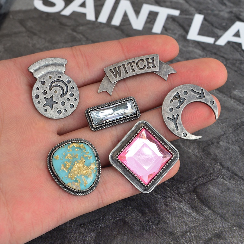 Western Witch Crystal Ball Moon Enamel Pin Buckle Badge Retro Alloy Creative Brooch