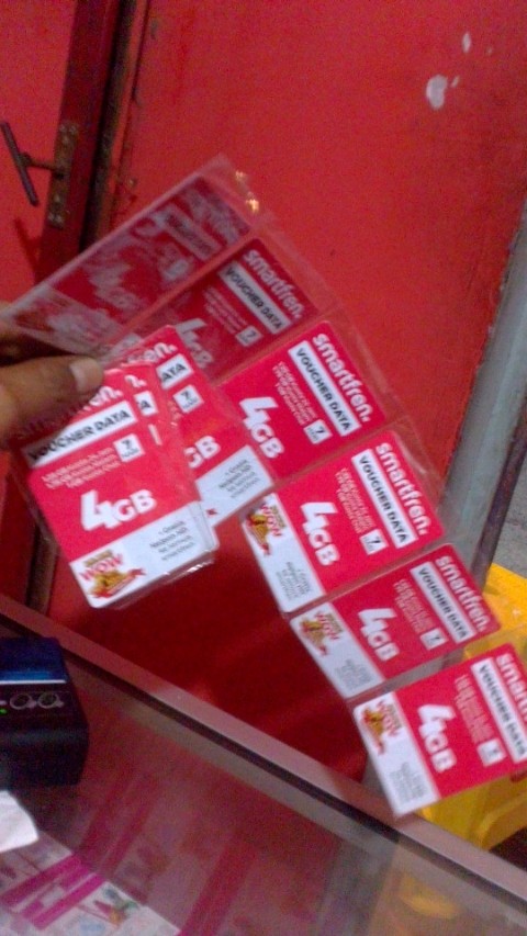 V Smartfren 4gb  (perlengkapan Rumah)