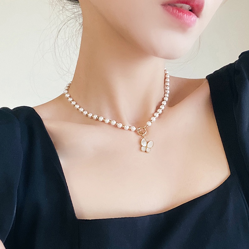 Kalung Rantai Liontin Kupu-Kupu Hias Mutiara Imitasi Gaya Korea / Simple / Sexy Untuk Wanita