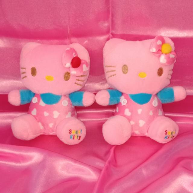 Boneka Hello Kitty Kecil
