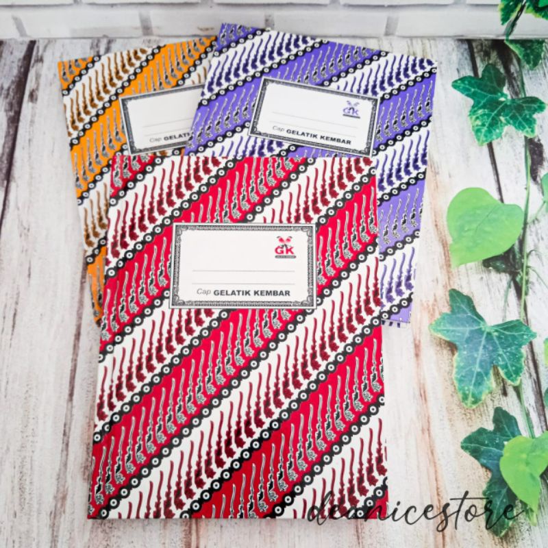 

Buku Tulis Hardcover Batik Quarto 100 lembar | Gelatik Kembar
