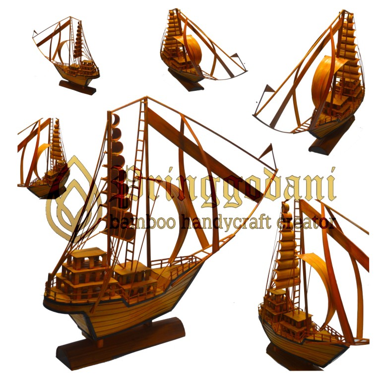 Miniatur Kapal Layar Dari Bambu