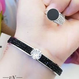 Titanium Set Gelang dan Cincin Wanita S7431