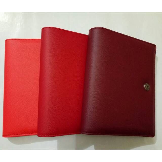 

Binder Polos Kulit Merah