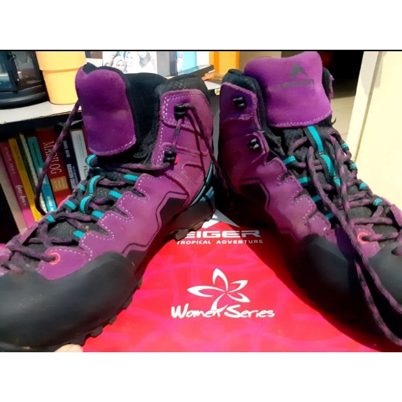Sepatu Gunung Wanita - Eiger