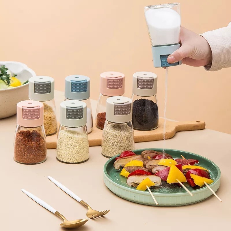 Seasoning salt shaker Bottle