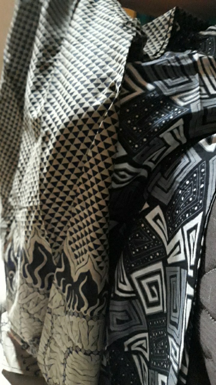 Tunic Batik Cantik Modern Tunik Serut Mozaik Mono Monokrom Monochrome Seragam Kantor Kerja