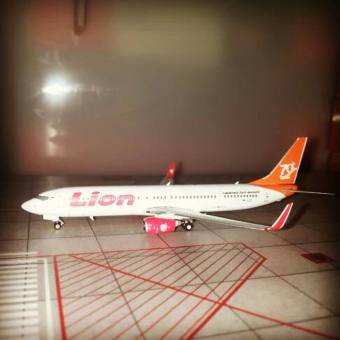 JE Miniatur Replika Pesawat Lion Air 70th Boeing 737-900er PK-LJZ PHOENIX 1:400 Diecast Indonesia