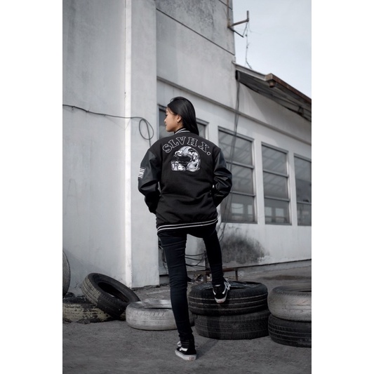 JAKET VARSITY BORDIR PRIA & WANITA “SLVHX HELM”