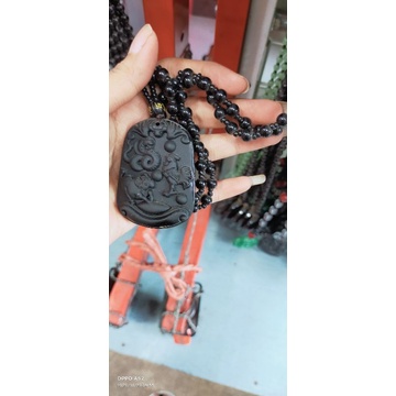 kalung giok hitam