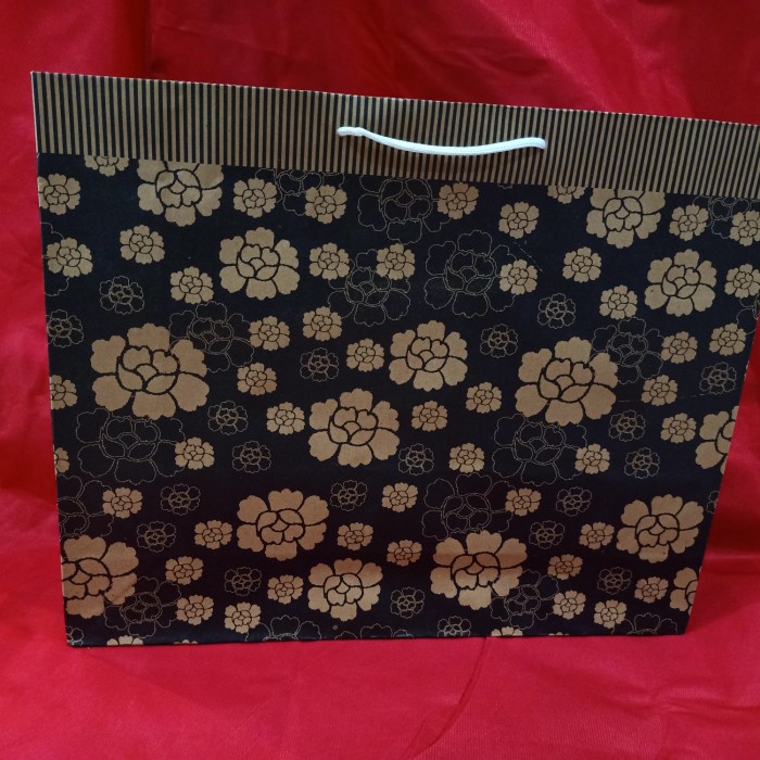

✨ BISA COD ✨ paper bag xl landscape kembang atau batik isi 12 pcs terlaris dan
