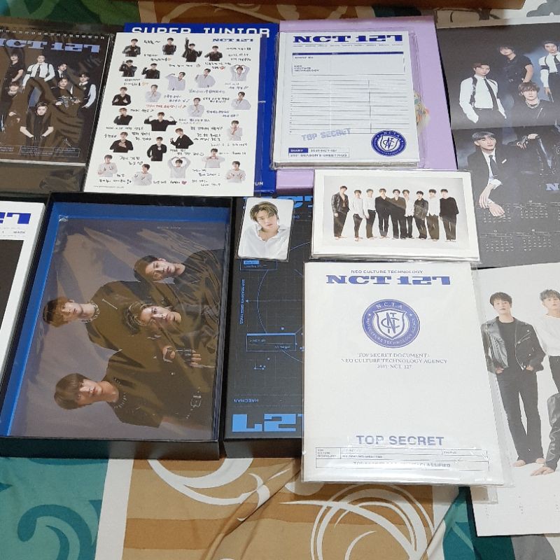 SHARING SEASON GREETING 2021 NCT 127 NCT127 JOHNNY TAEIL YUTA DIARY MINI BROCHURE POB KTOWN4U