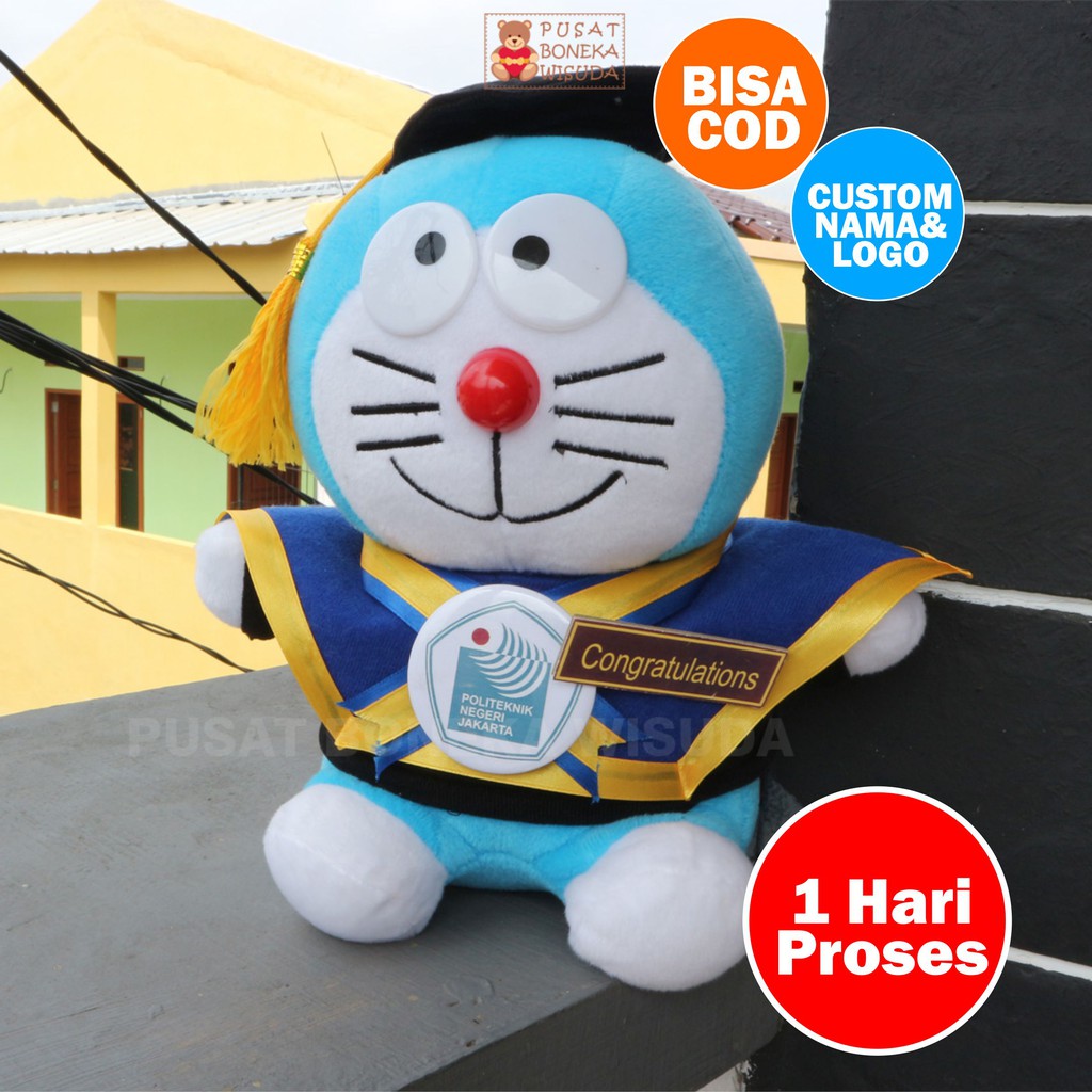 

Boneka Wisuda Doraemon Hadiah Kado Graduation Kelulusan Tambah nama Lucu SKripsi Kampus Universitas