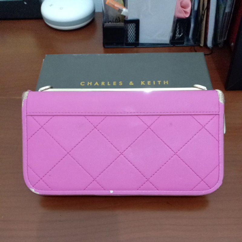 preloved dompet Charles and Keith