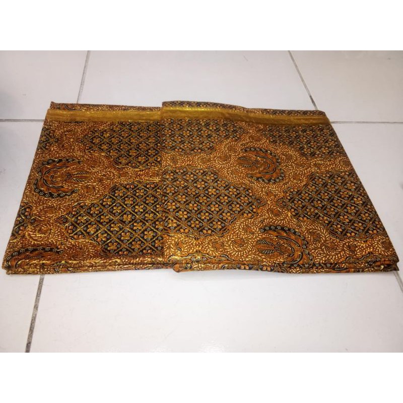 COUPLE KAIN BATIK PENGANTIN PRADA