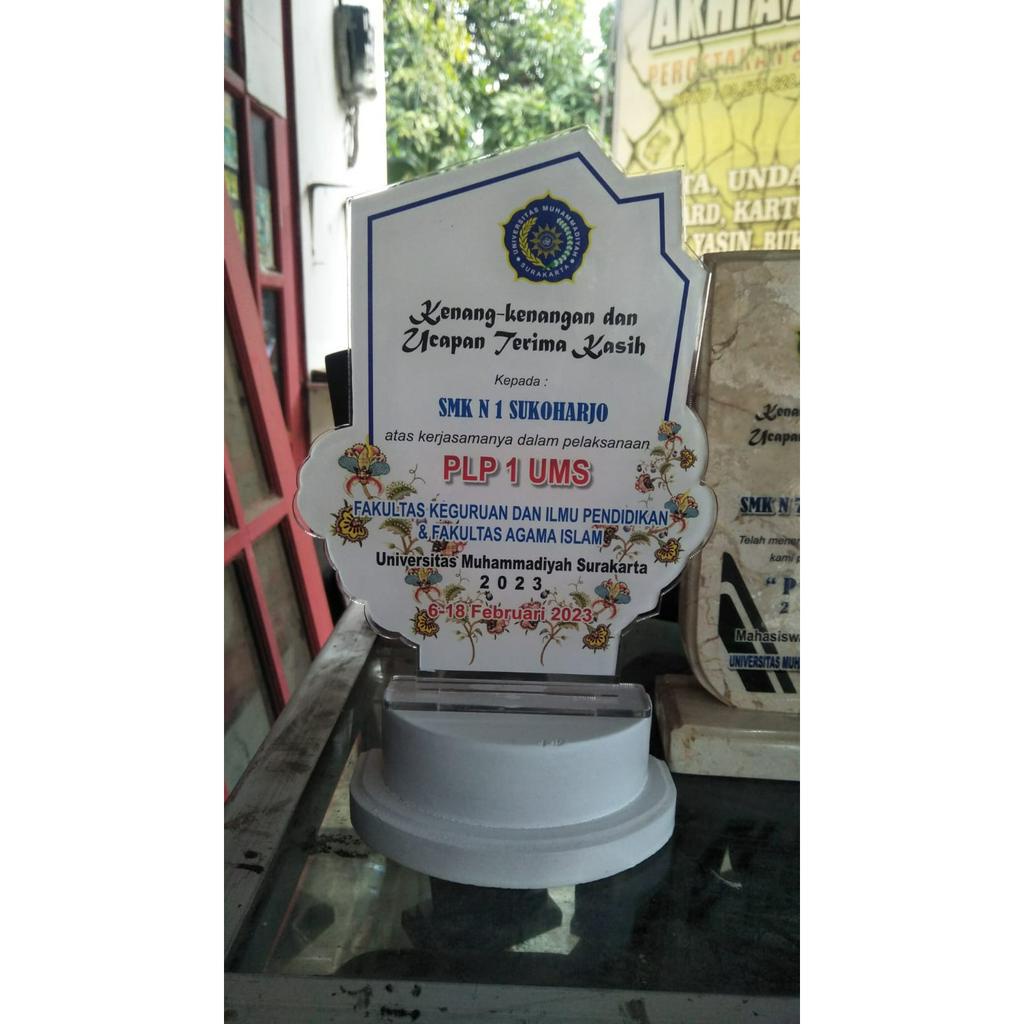 plakat akrilik bunga alas kayu setling setengah lingkaran tebal 3mm