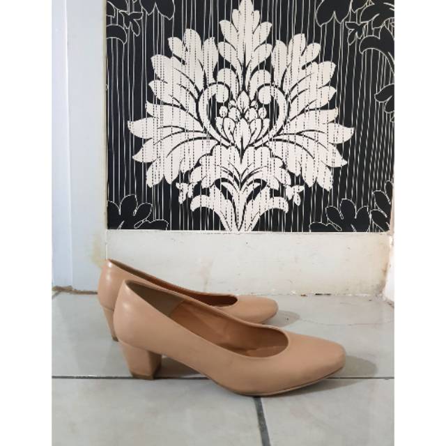 NOCHE cream peach office shoes