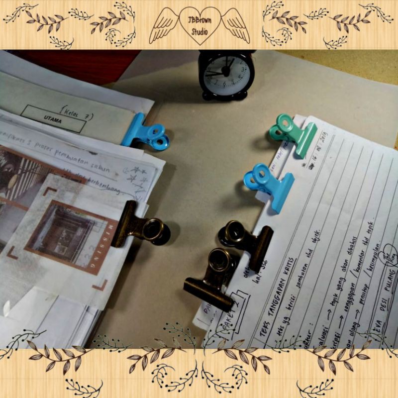 

Paper clip / penjepit kertas / penjepit file