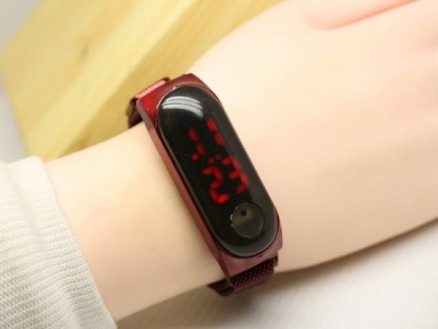 Jam Tangan Wanita Korea Strap Magnet LED Digital Kapsul