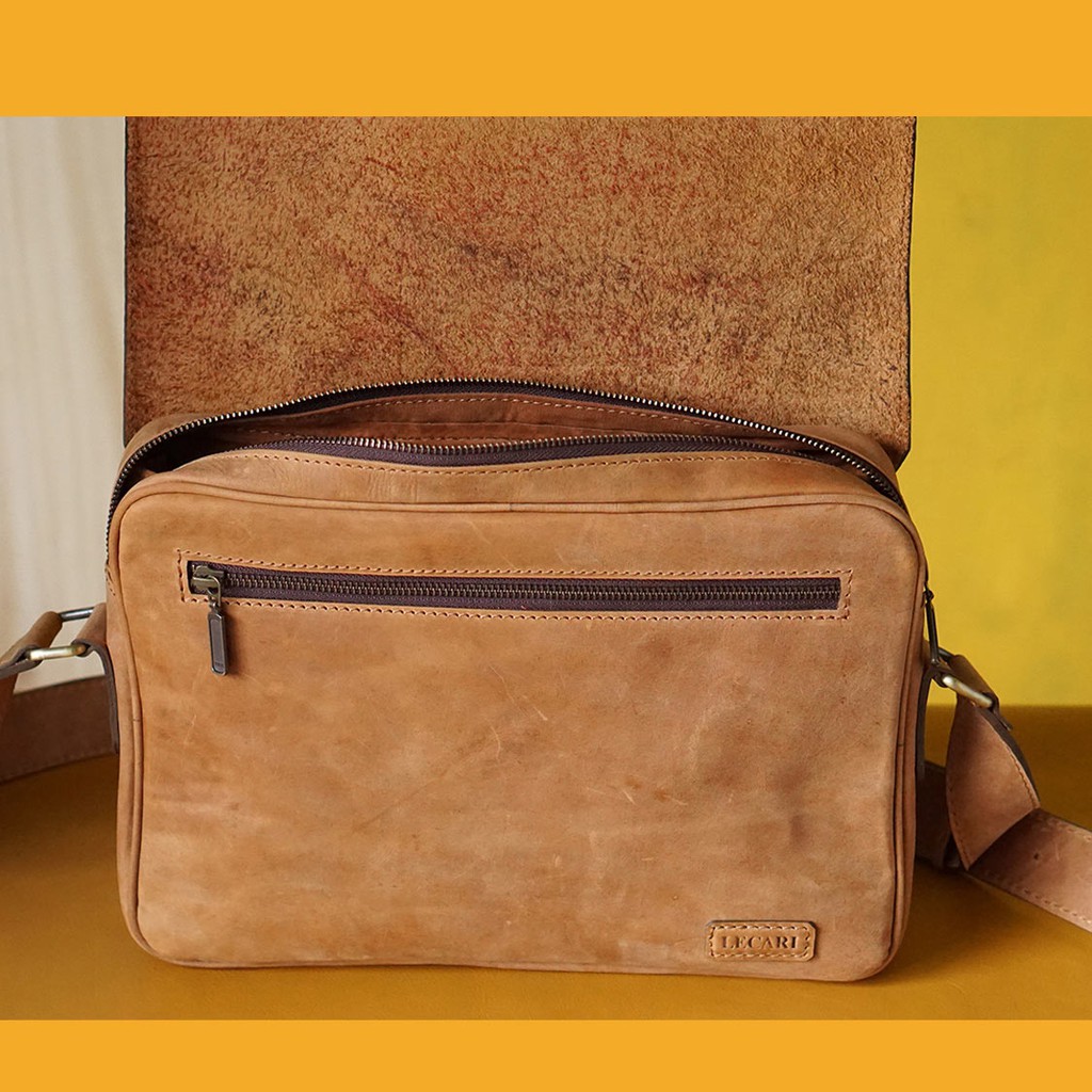 Daewa Man  L Tas Kulit Asli Tas Slempang Pria Colour Tan Genuine Leather