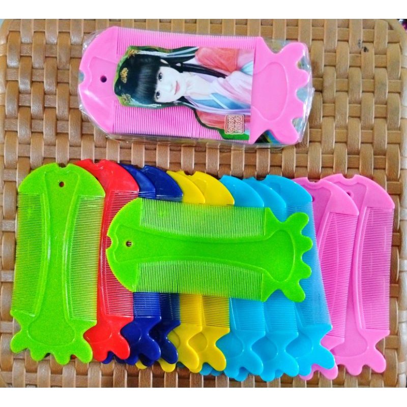 SISIR SERIT KUTU RAMBUT MOTIF IKAN/ SERIT KUTU RAMBUT MOTIF IKAN PER PCS WARNA RANDOM