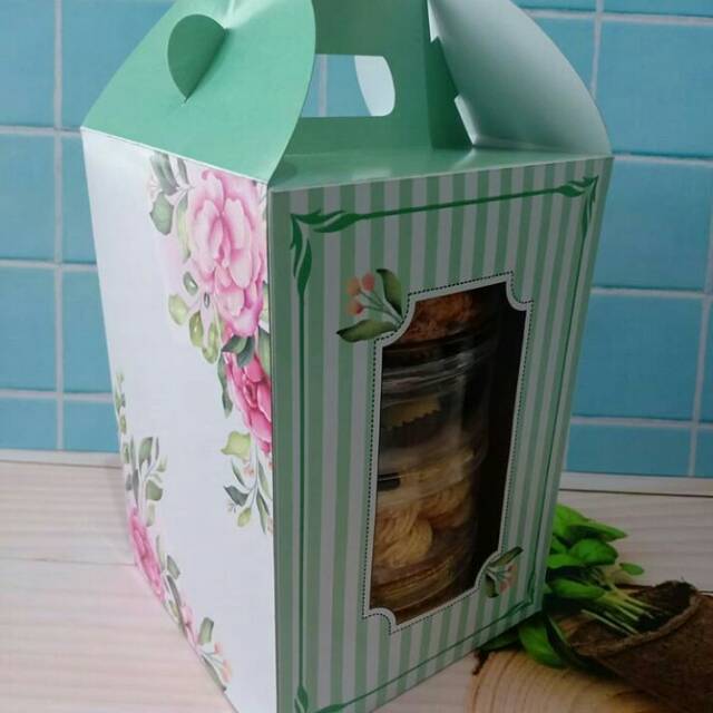 

PAKET HAMPERS KUE LEBARAN