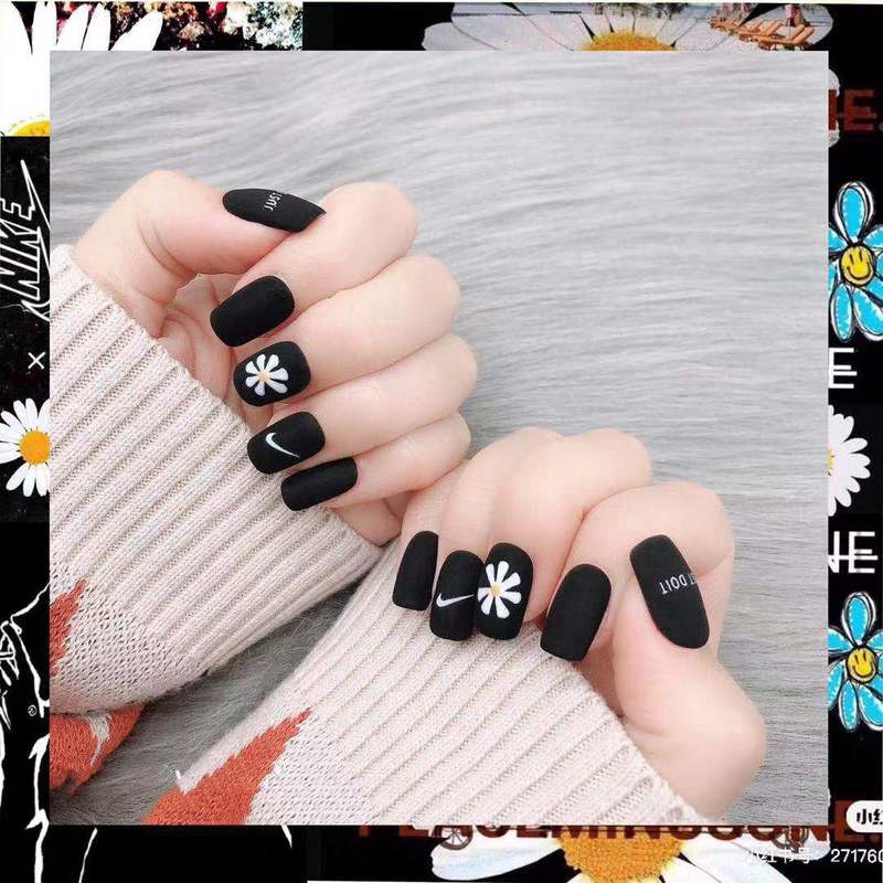 Stiker Kuku Motif Bunga Daisy Warna Hitam Gaya Korea Untuk Nail Art