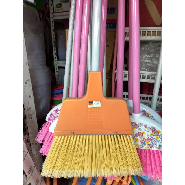 SAPU LANTAI NAGATA 644