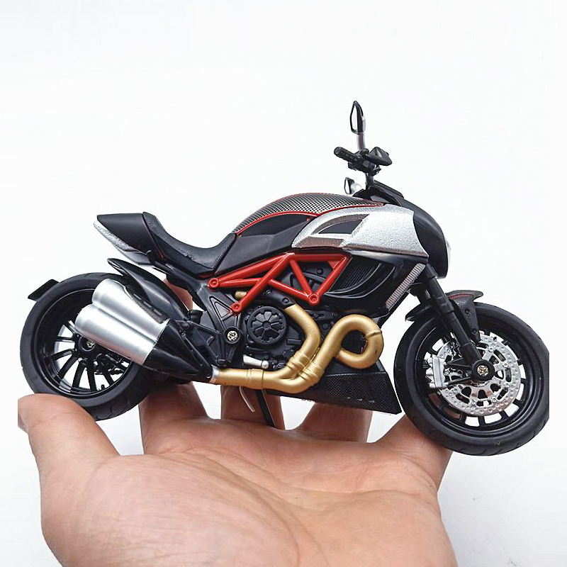 1per12 Metal Ducati Motor Model Diecast Simulasi Motor Mainan Anak Cowok Hadiah Dengan Suara Dan Lampu