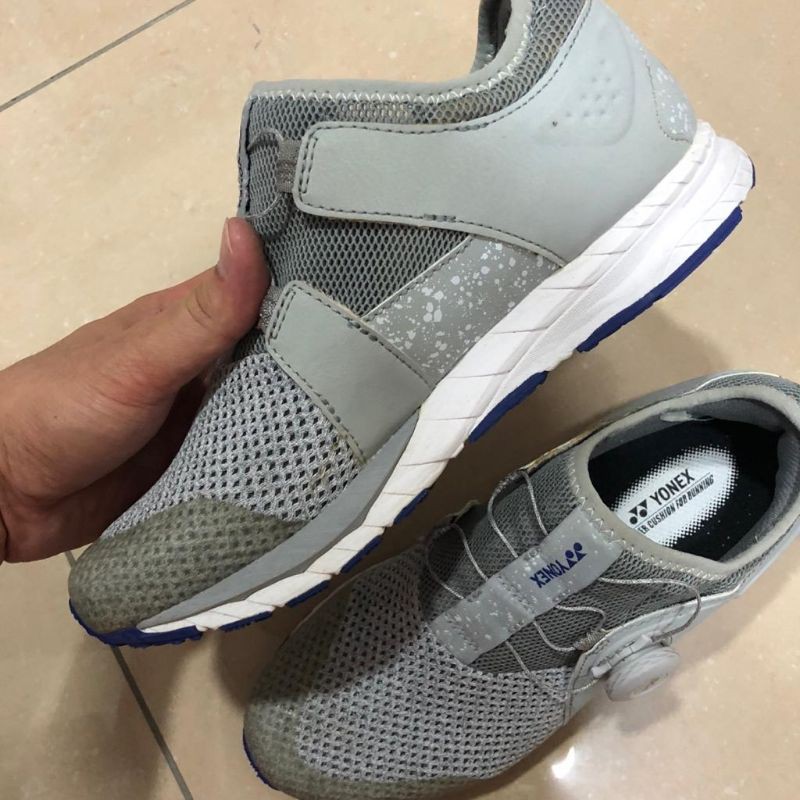 Sepatu Yonex saferun 350 Gray