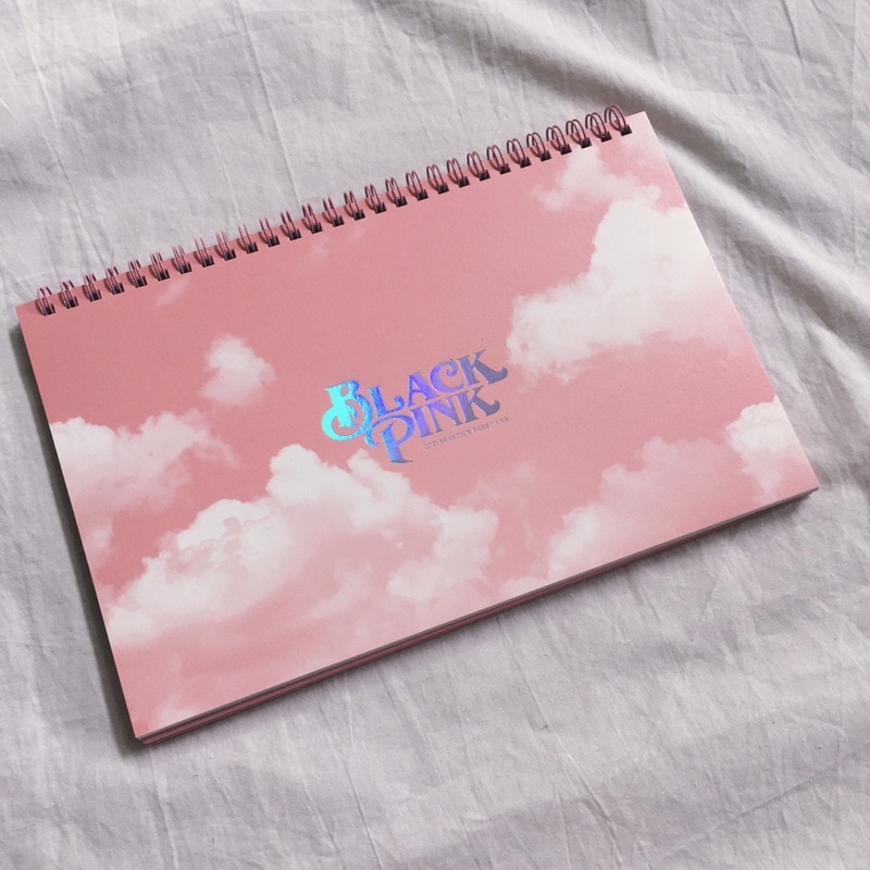 - BLACKPINK 2021 SEASON GREETING SEASON'S GREETING DESK CALENDAR JENNIE JISOO ROSE LISA PC